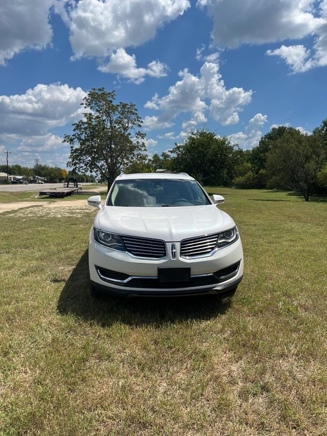 Lincoln MKX Vehicle Full-screen Gallery Image 02