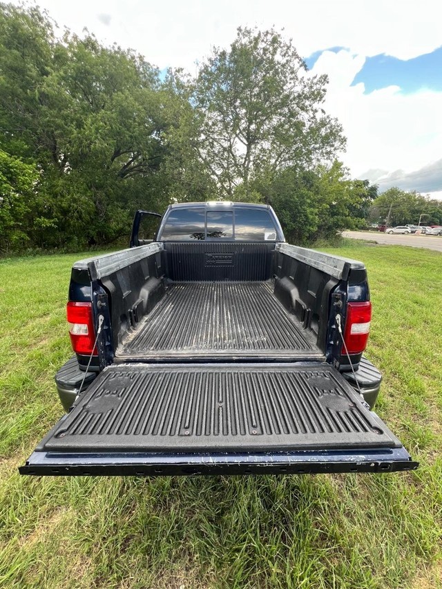 Ford F-150 Vehicle Full-screen Gallery Image 08