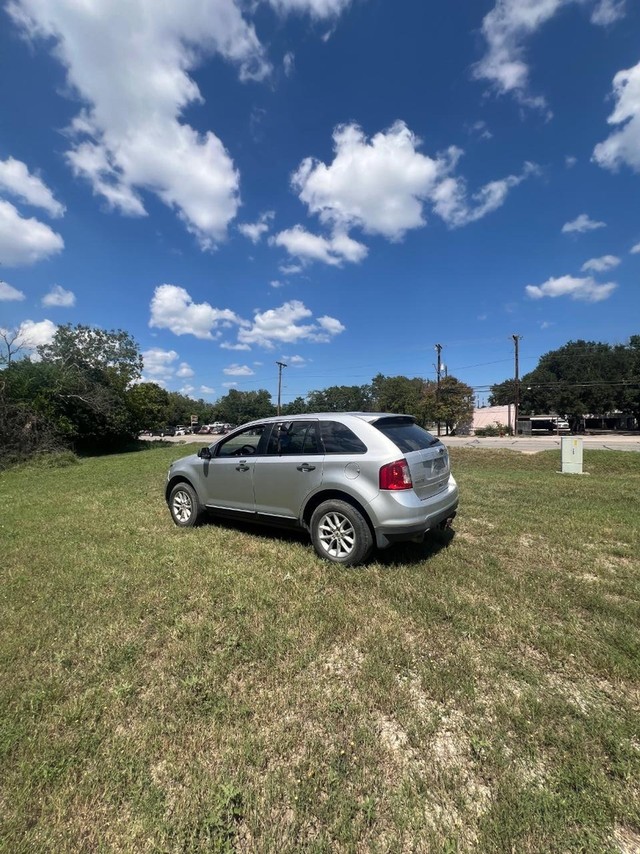 Ford Edge Vehicle Full-screen Gallery Image 04