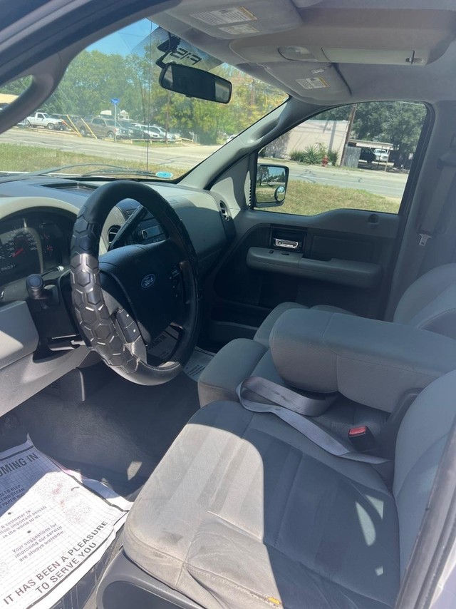 Ford F-150 Vehicle Full-screen Gallery Image 07