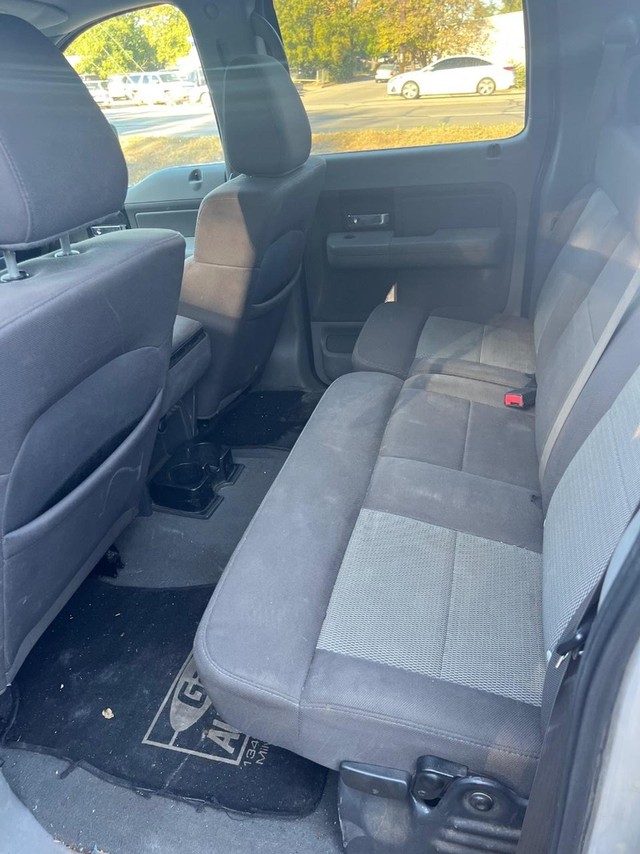 Ford F-150 Vehicle Full-screen Gallery Image 07