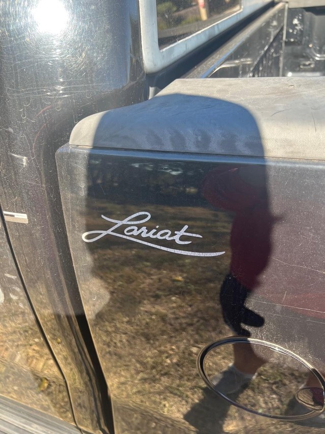 Ford F-150 Vehicle Full-screen Gallery Image 06