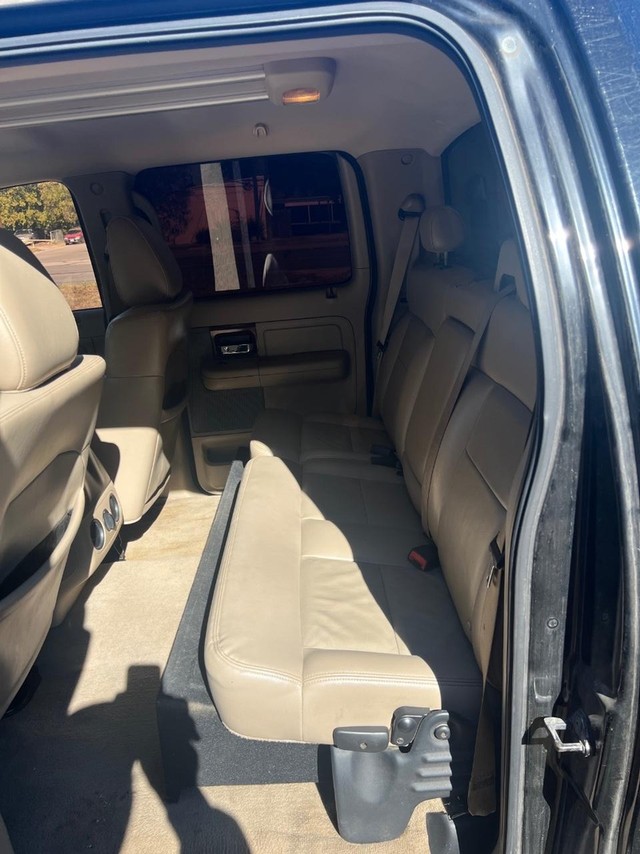 Ford F-150 Vehicle Full-screen Gallery Image 07