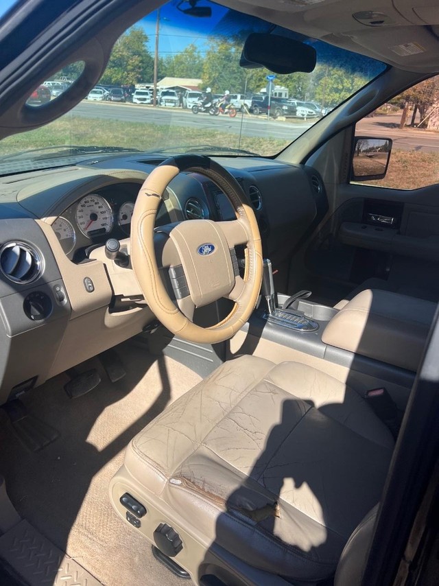 Ford F-150 Vehicle Full-screen Gallery Image 08