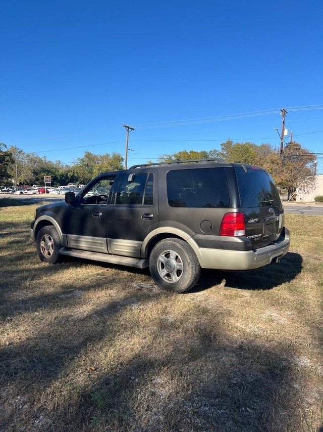 Ford Expedition Vehicle Full-screen Gallery Image 04