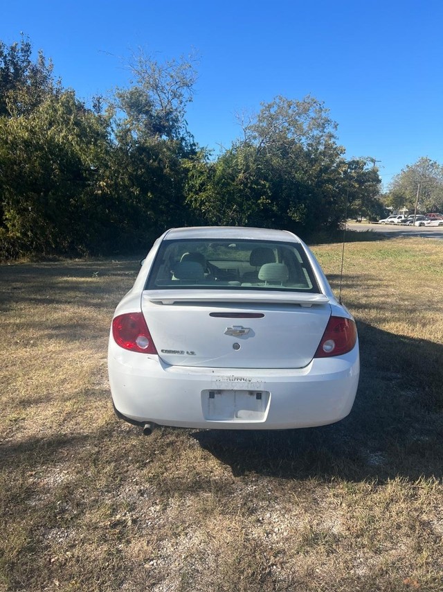 Chevrolet Cobalt Vehicle Full-screen Gallery Image 05