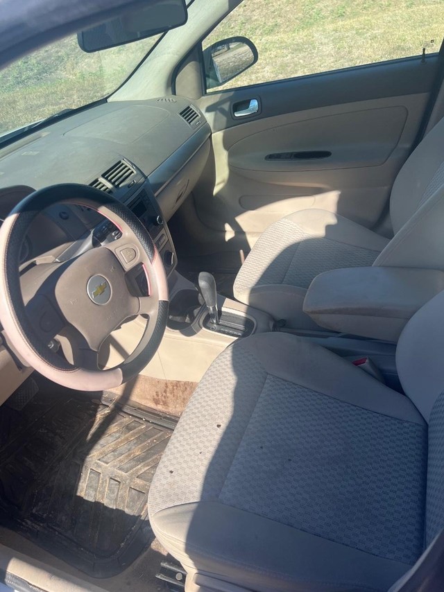 Chevrolet Cobalt Vehicle Full-screen Gallery Image 06