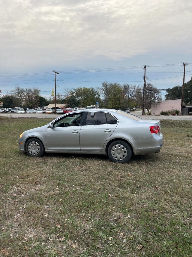 Volkswagen Jetta Sedan Vehicle Full-screen Gallery Image 04