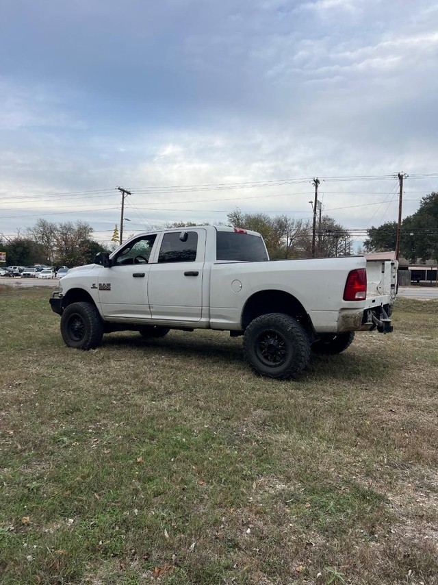 Ram 2500 Vehicle Full-screen Gallery Image 04