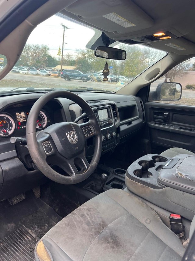 Ram 2500 Vehicle Full-screen Gallery Image 06