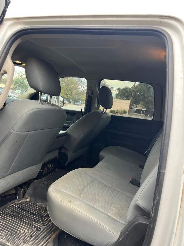 Ram 2500 Vehicle Full-screen Gallery Image 07