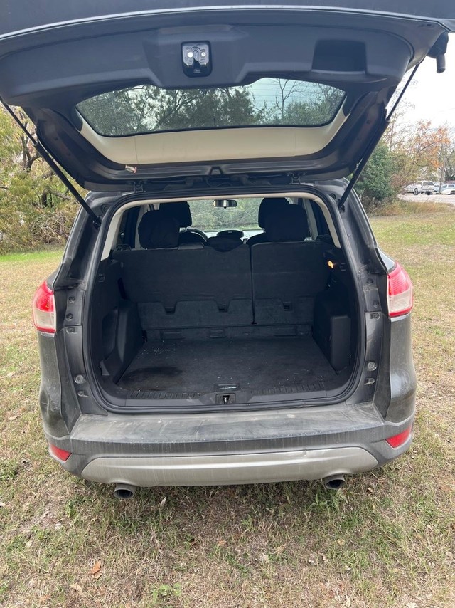 Ford Escape Vehicle Full-screen Gallery Image 06