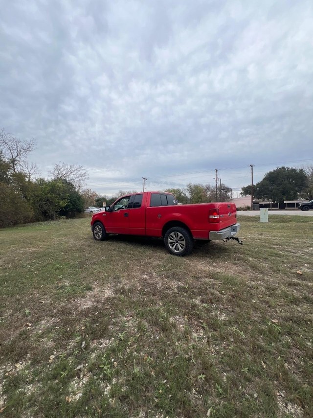 Ford F-150 Vehicle Full-screen Gallery Image 04