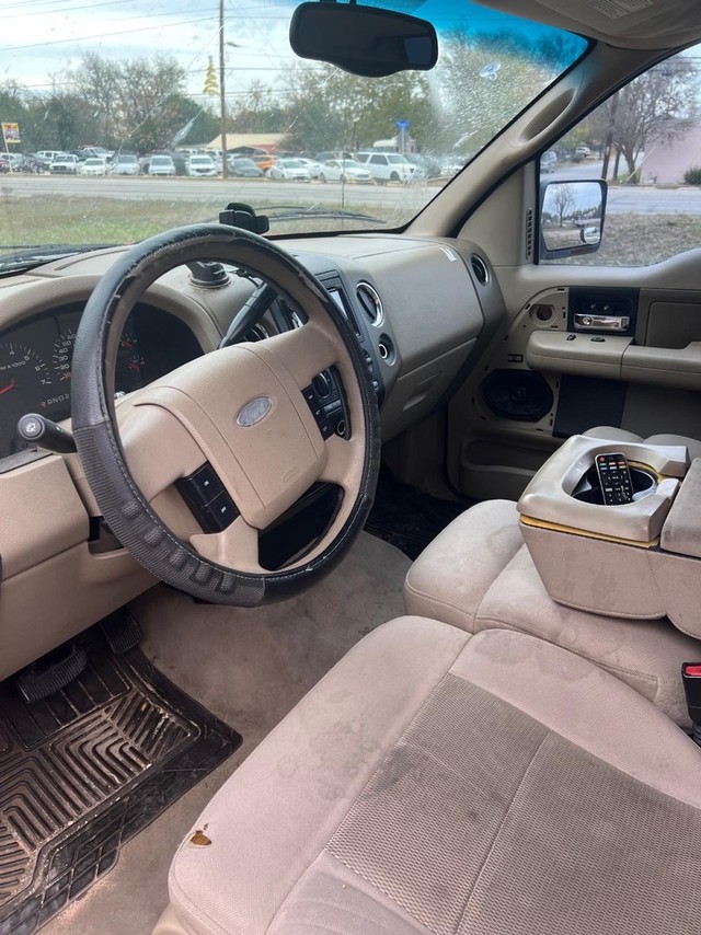 Ford F-150 Vehicle Full-screen Gallery Image 07