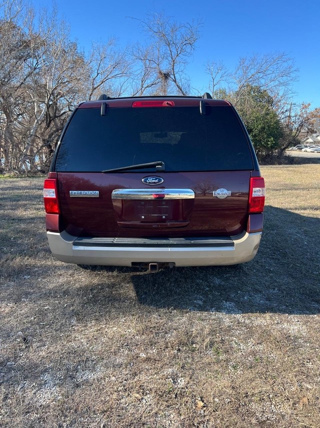 Ford Expedition EL Vehicle Full-screen Gallery Image 05