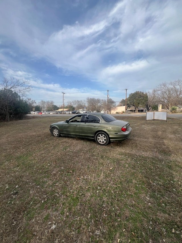 Jaguar S-Type Vehicle Full-screen Gallery Image 04