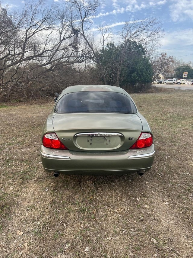 Jaguar S-Type Vehicle Full-screen Gallery Image 05