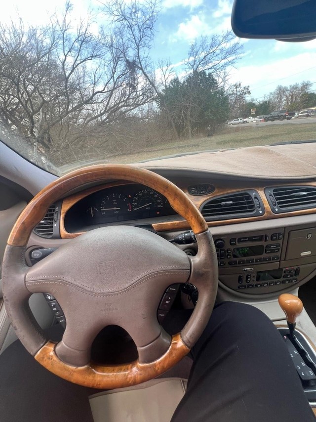 Jaguar S-Type Vehicle Full-screen Gallery Image 08