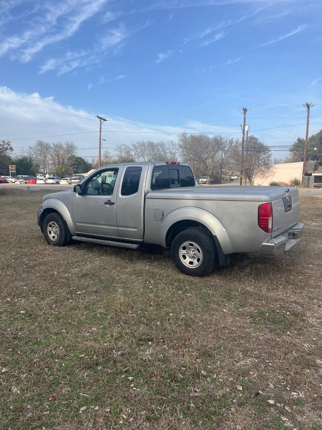 Nissan Frontier 2WD Vehicle Full-screen Gallery Image 04