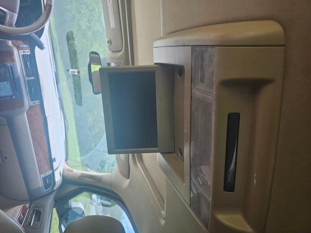 Chevrolet Avalanche Vehicle Full-screen Gallery Image 05