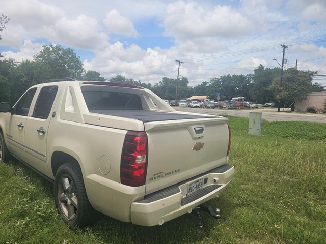 Chevrolet Avalanche Vehicle Full-screen Gallery Image 07