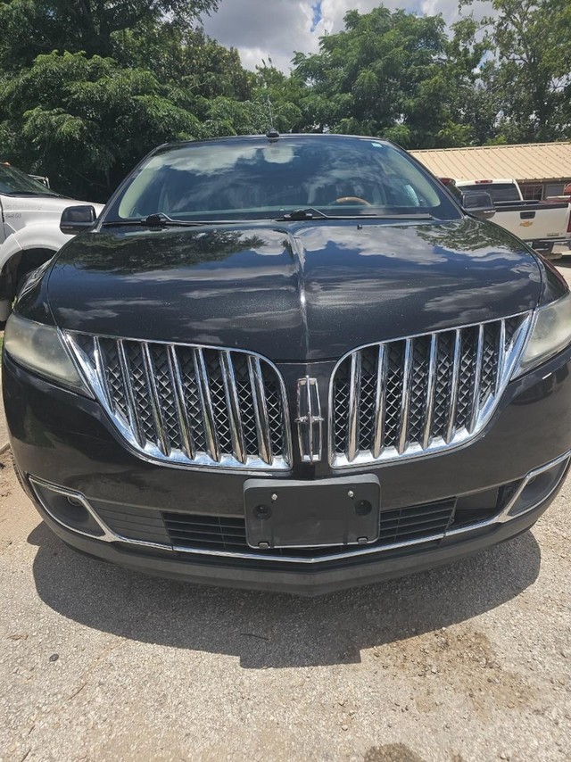 Lincoln MKX Vehicle Full-screen Gallery Image 02