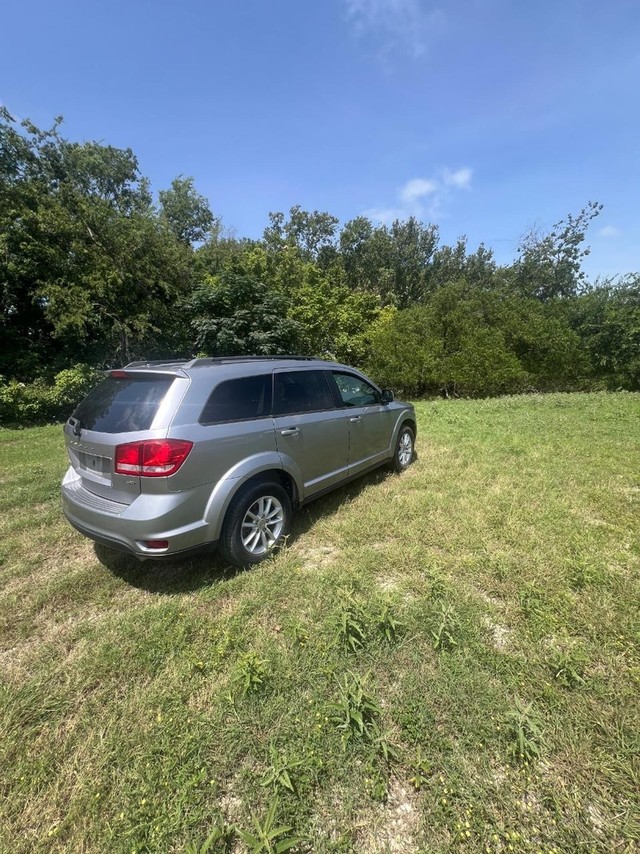 Dodge Journey Vehicle Full-screen Gallery Image 03