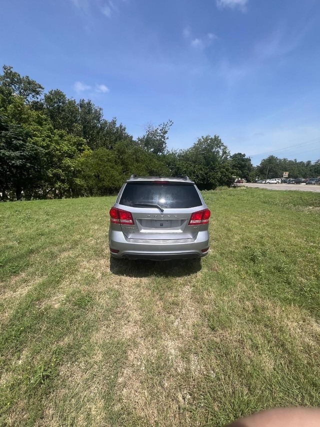 Dodge Journey Vehicle Full-screen Gallery Image 05
