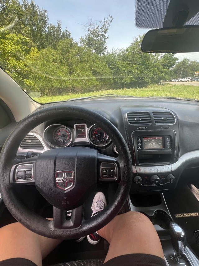Dodge Journey Vehicle Full-screen Gallery Image 10