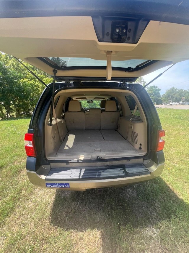 Ford Expedition Vehicle Full-screen Gallery Image 07