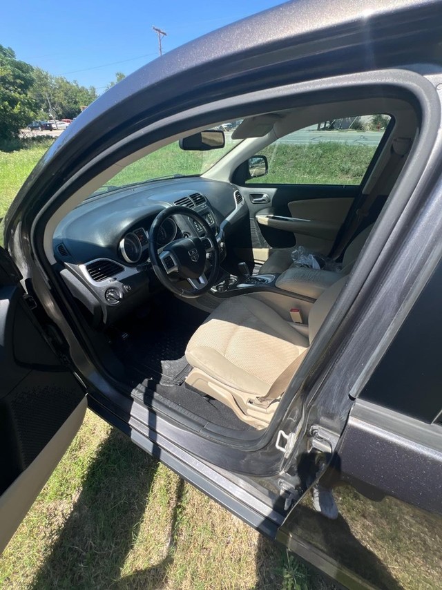 Dodge Journey Vehicle Full-screen Gallery Image 07