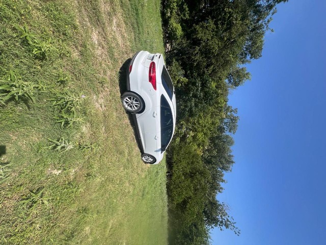 Ford Focus Vehicle Full-screen Gallery Image 03