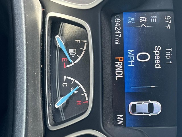 Ford Focus Vehicle Full-screen Gallery Image 11