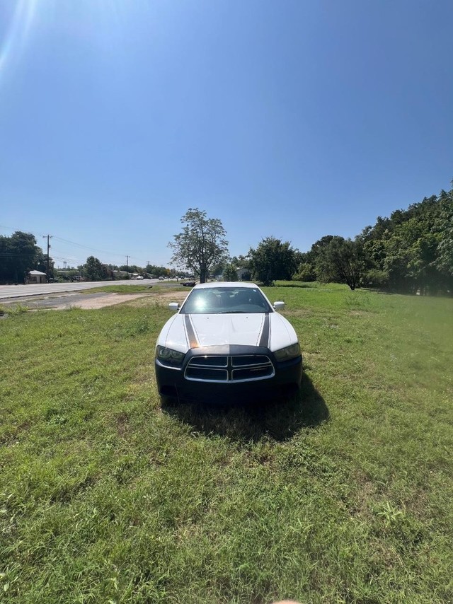 Dodge Charger Vehicle Full-screen Gallery Image 02