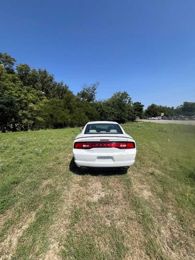 Dodge Charger Vehicle Full-screen Gallery Image 05