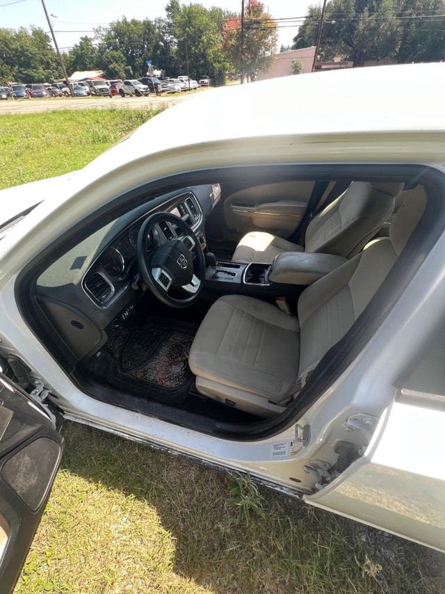 Dodge Charger Vehicle Full-screen Gallery Image 07