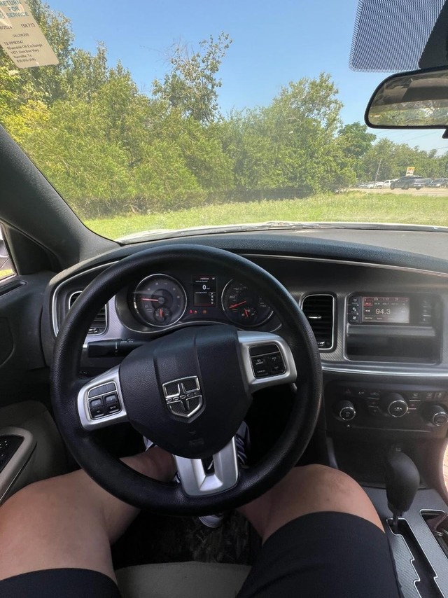 Dodge Charger Vehicle Full-screen Gallery Image 09