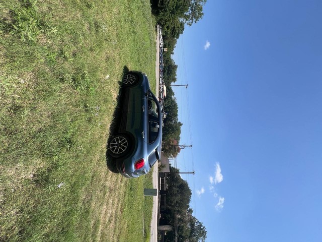 FIAT 500X Vehicle Full-screen Gallery Image 04