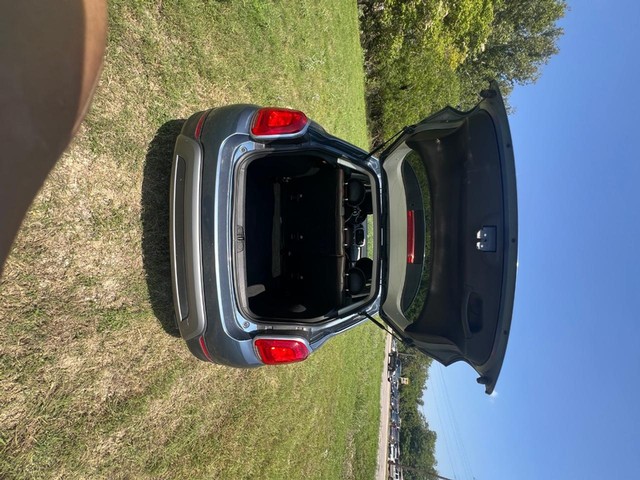 FIAT 500X Vehicle Full-screen Gallery Image 06