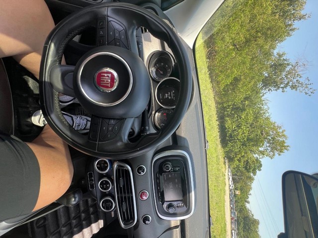 FIAT 500X Vehicle Full-screen Gallery Image 11