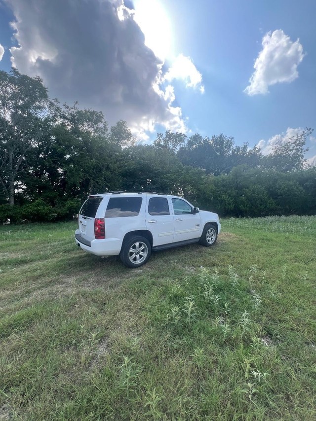 Chevrolet Tahoe Vehicle Full-screen Gallery Image 03