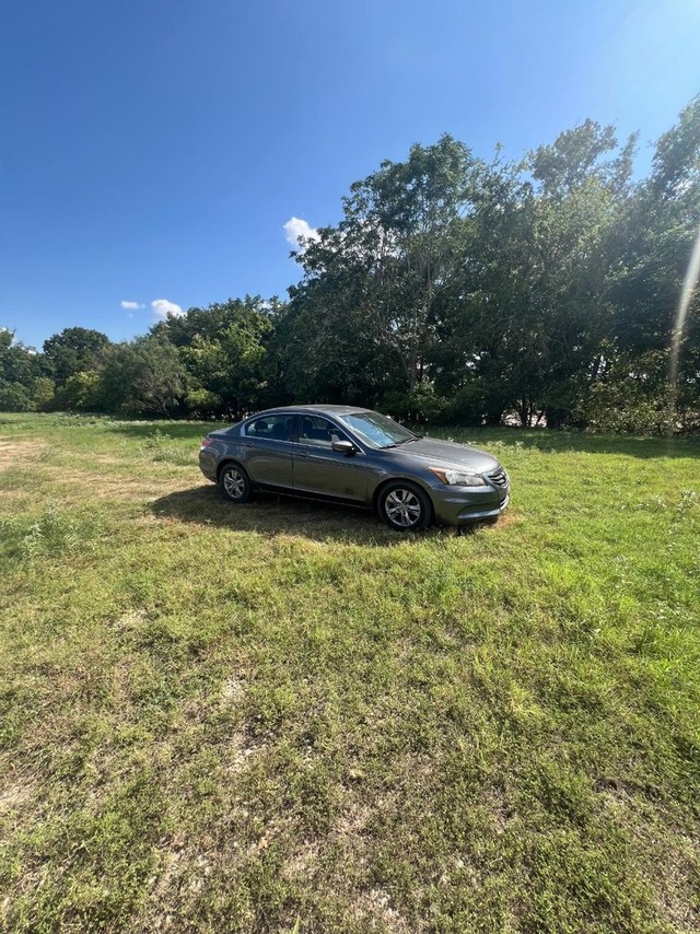 Honda Accord Sedan Vehicle Full-screen Gallery Image 02
