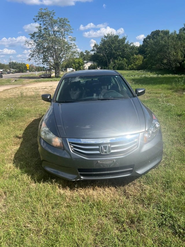 Honda Accord Sedan Vehicle Full-screen Gallery Image 03