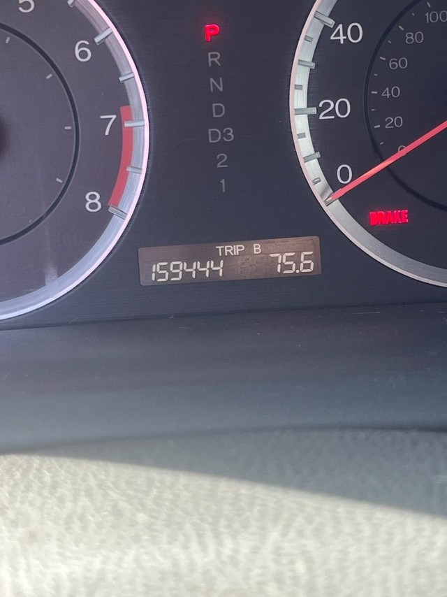 Honda Accord Sedan Vehicle Full-screen Gallery Image 11