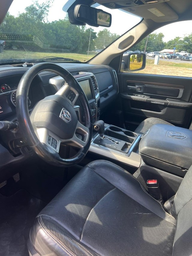 Ram 1500 Vehicle Full-screen Gallery Image 09