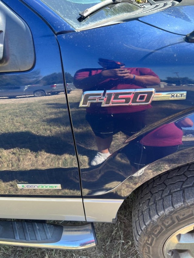 Ford F-150 Vehicle Full-screen Gallery Image 04