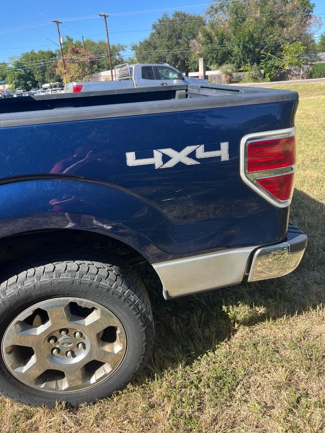 Ford F-150 Vehicle Full-screen Gallery Image 08