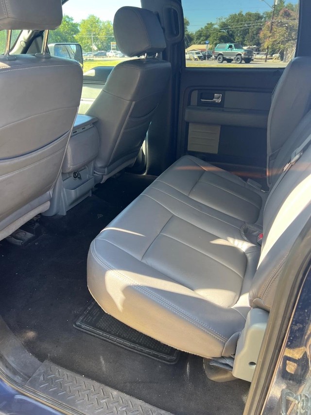 Ford F-150 Vehicle Full-screen Gallery Image 10