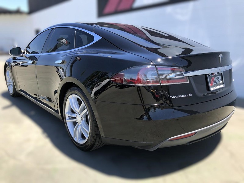 2015 Tesla Model S 70D photo