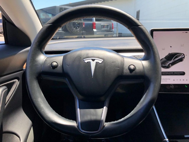 2019 Tesla Model 3 Long Range photo